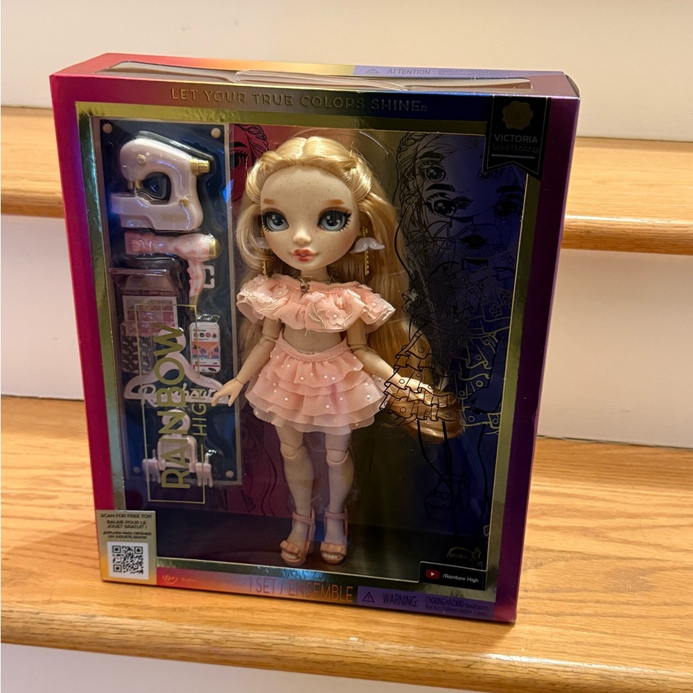 Nwt Rainbow High series 5 dolls Victoria - Light Pink Fashion Doll 2023